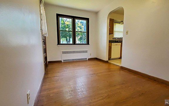 4th image of 326 Parker Ave Unit 1