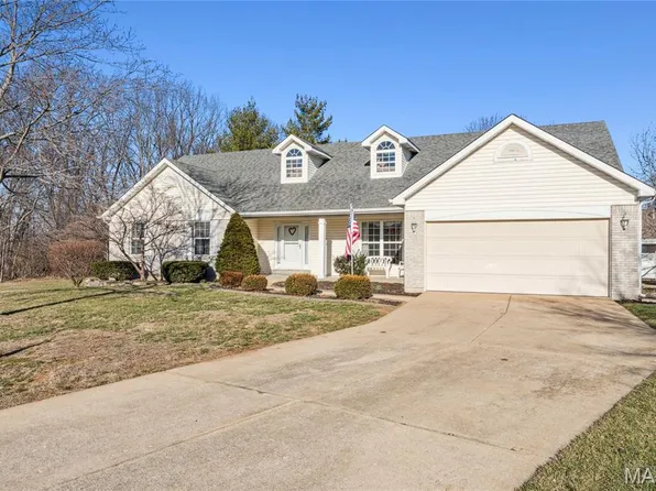 8 Winter Forest Ct, O'Fallon, MO 63366