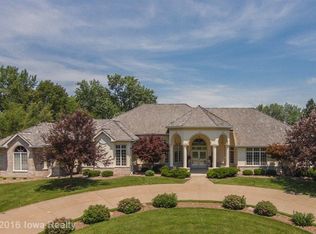 12925 Pineview Dr, Clive, IA 50325