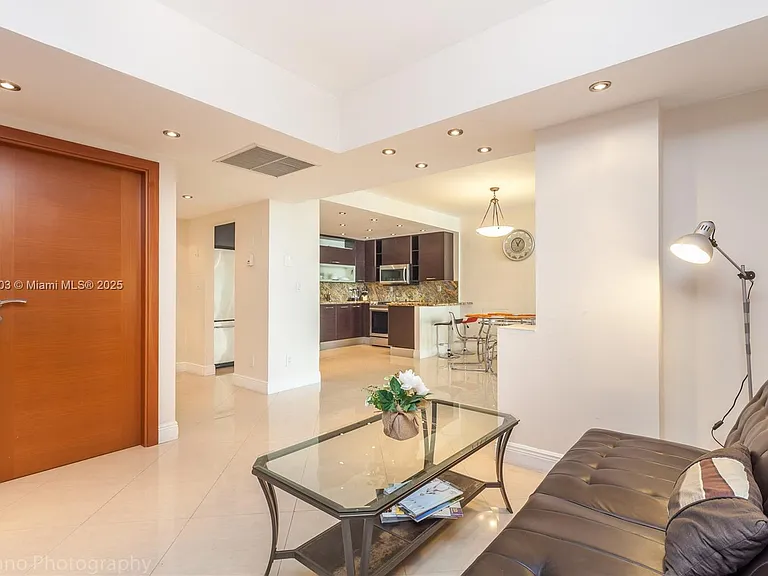 19380 Collins Ave #427 — Photo 3