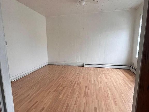 4th image of 190 Heckel St Floor 2