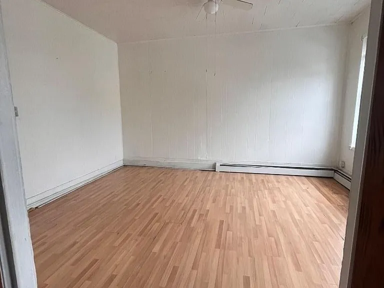 190 Heckel St #2 — Photo 4