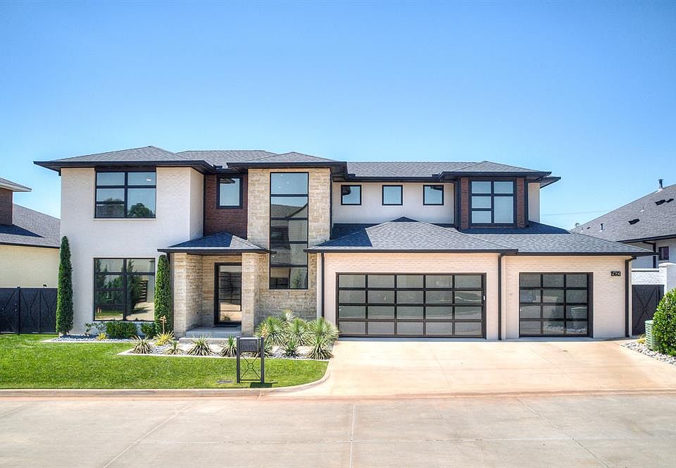 1st image of 15613 Woodleaf Ln