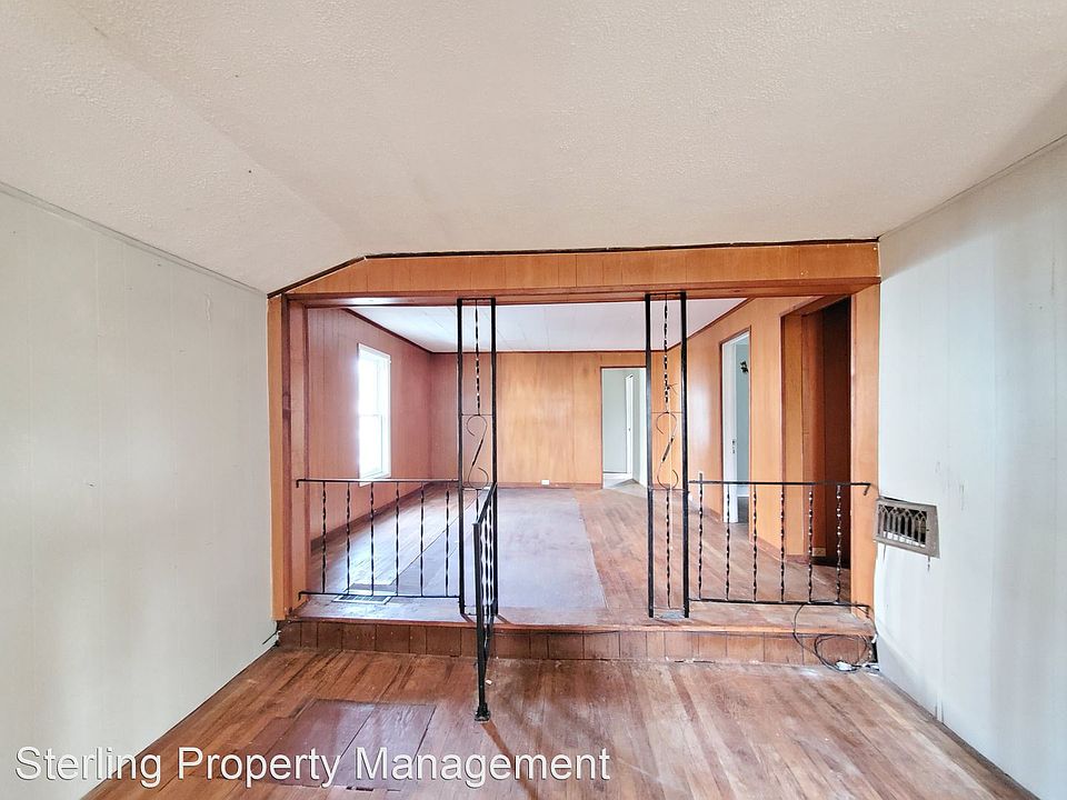 2nd image of 374 W 4th St APT B
