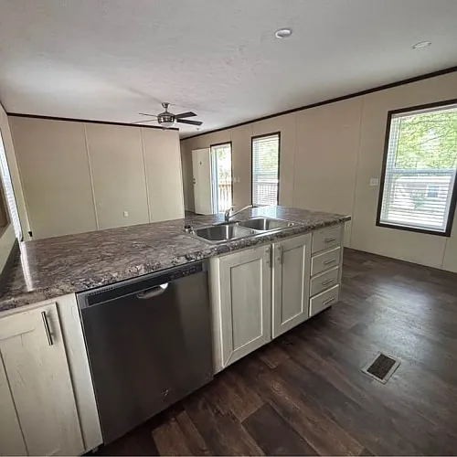 205 Owl Dr — Photo 6
