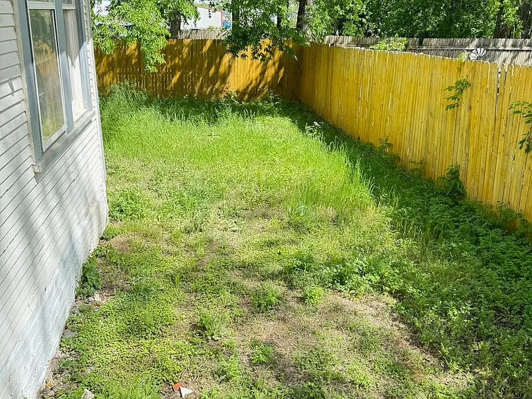 208 SW #B — Photo 11