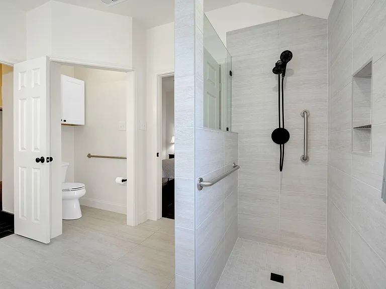 6516 Fairglen Dr — Photo 20