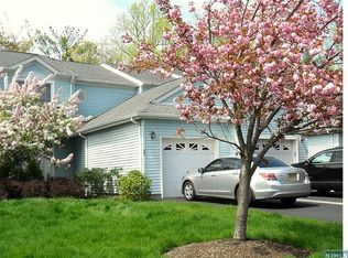 50 Foxwood Sq N #50, Old Tappan, NJ 07675