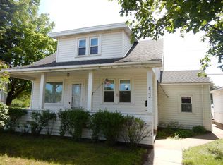 832 Sheridan Rd, Escanaba, MI 49829