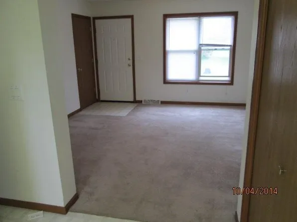 170 N 4th Ave, Coal City, IL 60416