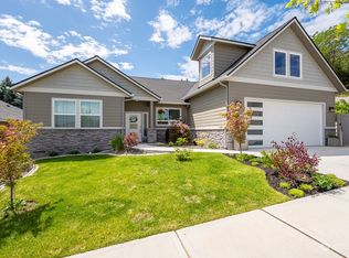 949 Spring Mountain Dr, Wenatchee, WA 98801