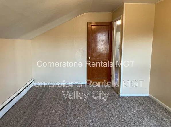 529 2nd St SW #3, Valley City, ND 58072
