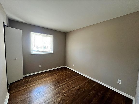 3rd image of 1517 Crossett Dr