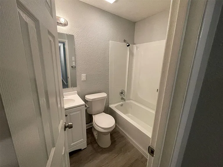 5748 Bowling Dr — Photo 9