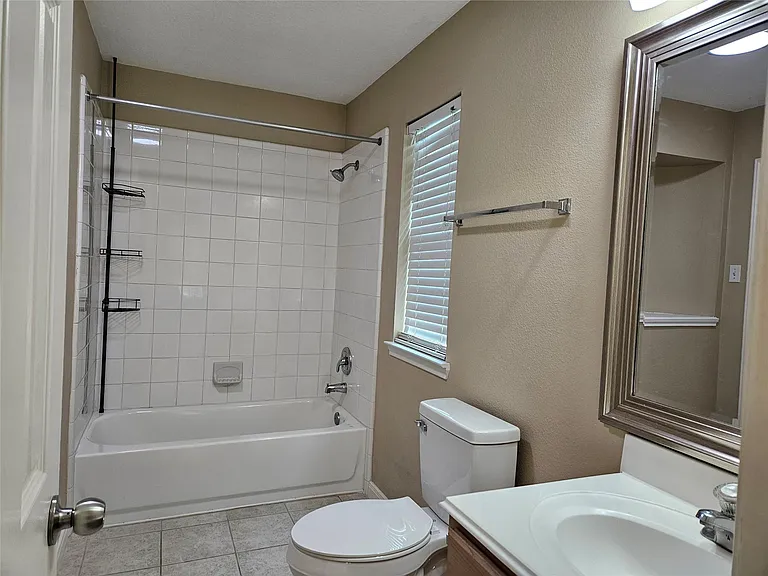 1079 Shadow Glenn Dr — Photo 6