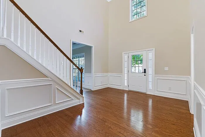 5 bed, 3.5 bath, 4558 sqft, $3,145 — Photo 3