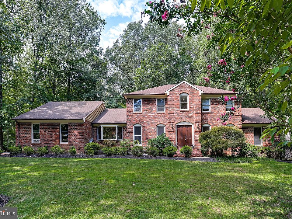 1st image of 2028 Huntwood Dr