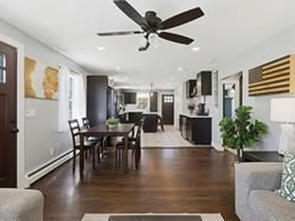 44 Old Stone Church Rd, Little Compton, RI 02837
