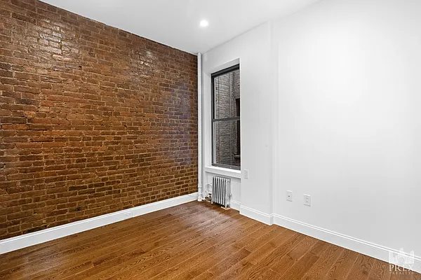 Rented by PREX Realty Corp | media 21