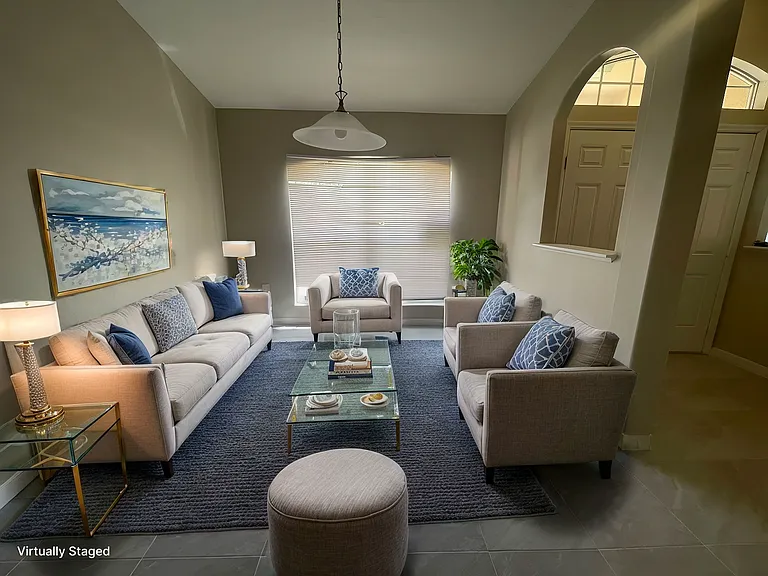 568 Finch Ct — Photo 2