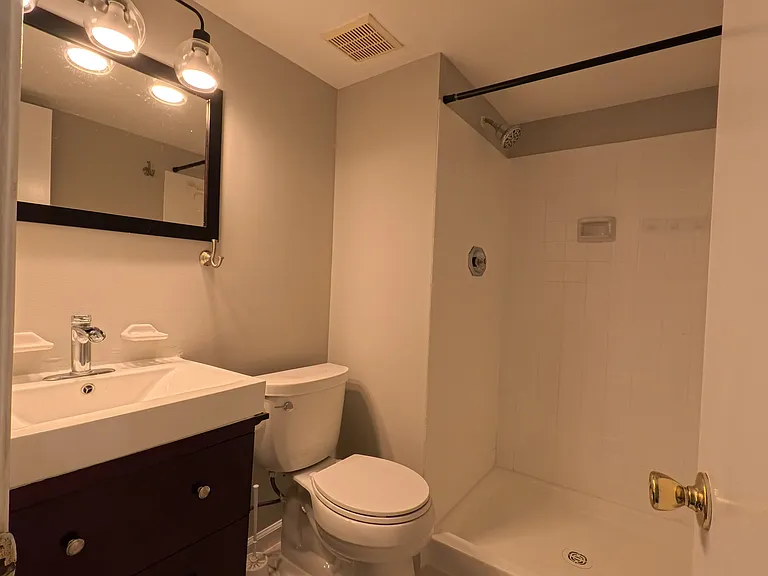 621 Ivy League Ln — Photo 32