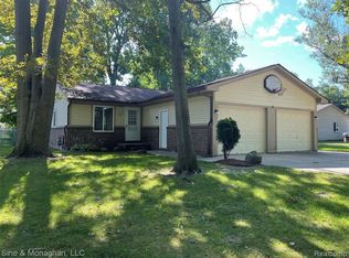 1671 Glendale St, Saint Clair, MI 48079