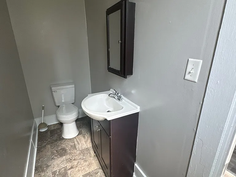 612 Berry St — Photo 6