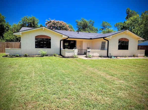 2908 Washington St, Commerce, TX 75428