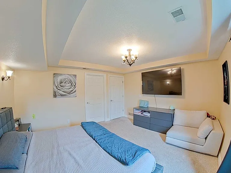 601 Harland Dr — Photo 3