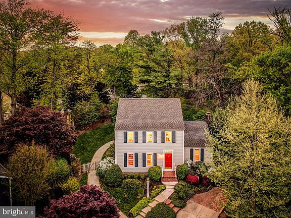 3rd image of 11686 Stockbridge Ln