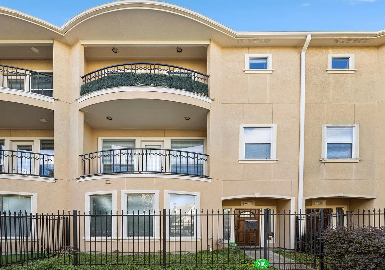 3-Story Townhome in Midtown 3BR/3.5BA with Private Balconies — Photo 1