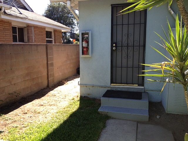 1st image of 2510 N Buena Vista St