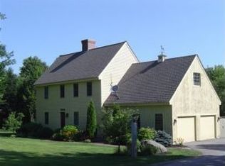 29 Carriage Rd, New Boston, NH 03070