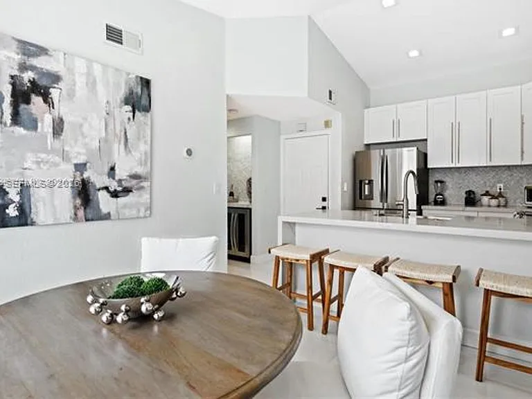 18755 SW 27th Ct #Townhouse 18755 — Photo 8