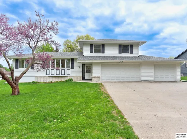 9115 Parker St, Omaha, NE 68114