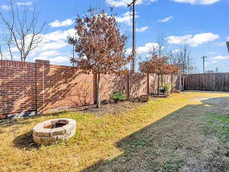 7336 Champagne Dr — Photo 32
