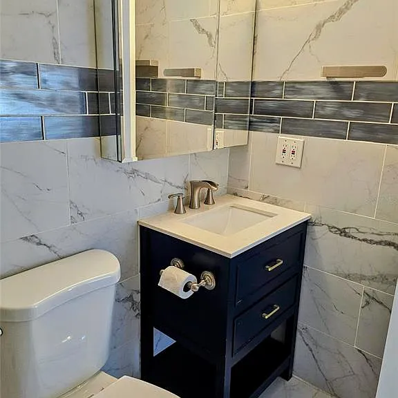 3128 W Varn Ave — Photo 23