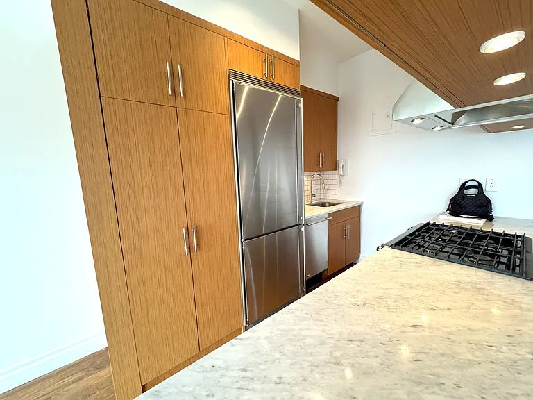 400 E 54th St #31B — Photo 12