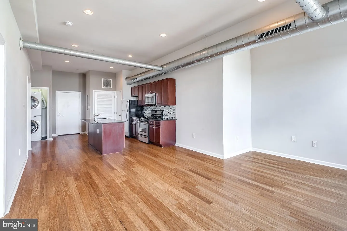 1509 W Girard Ave — Photo 3