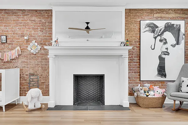 Rented by Douglas Elliman | media 27