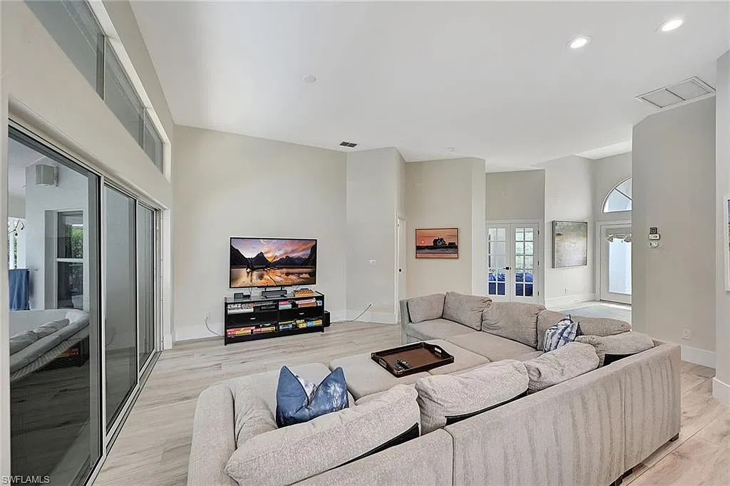 3 bed, 2.0 bath, 1668 sqft, $4,800 — Photo 3