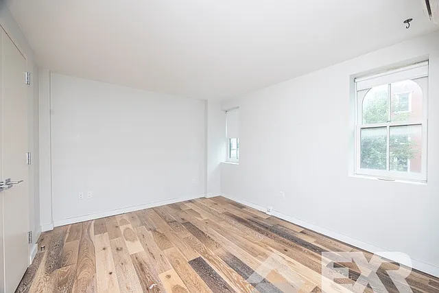 945 Bergen St #208 — Photo 4
