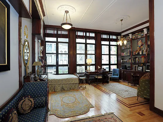 Sold by Sotheby's International Realty | media 1