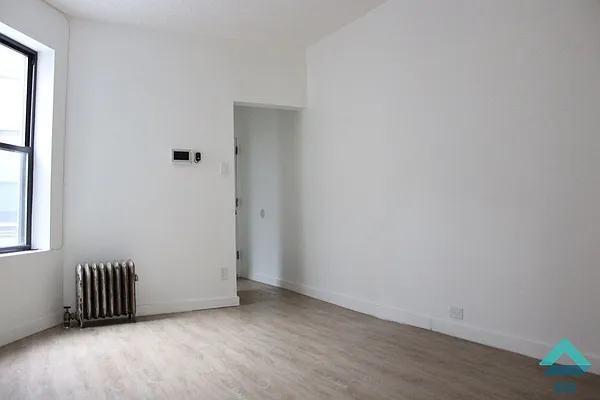 Rented by EXR | media 11