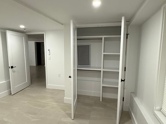 2nd image of 2600 Carmel Ave #Ll