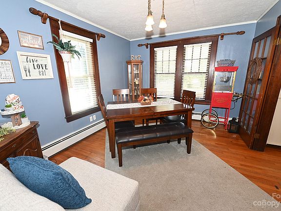 4th image of 816 Berry Ave SE