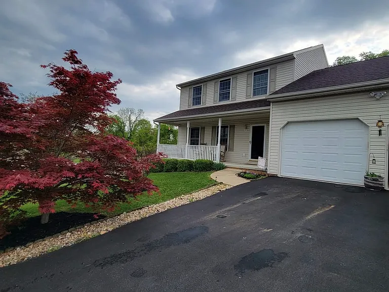 390 Camelot Blvd — Photo 1