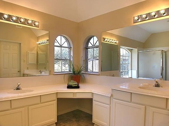 5th image of 3035 Lake Estate Ct