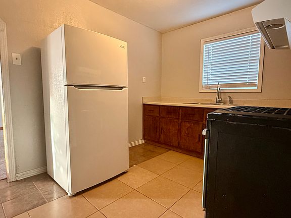4th image of 1220 Cooley Dr