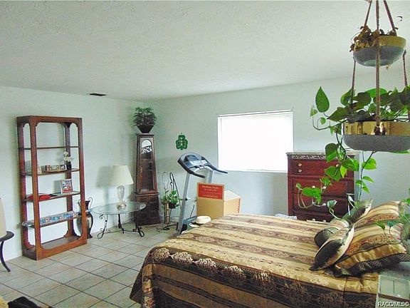 4th image of 211 S Barbour St